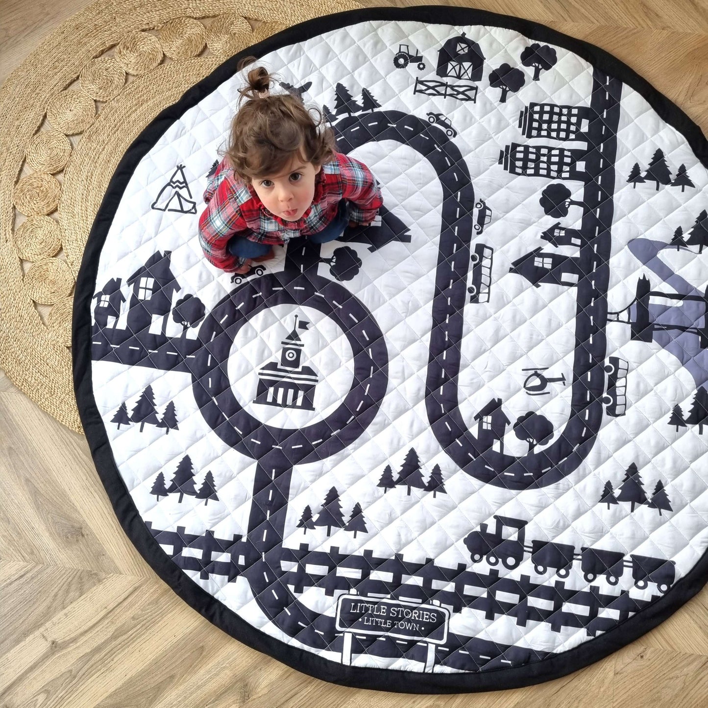 Little Stories Little Town Reversible Pullaway Mono Play Mat