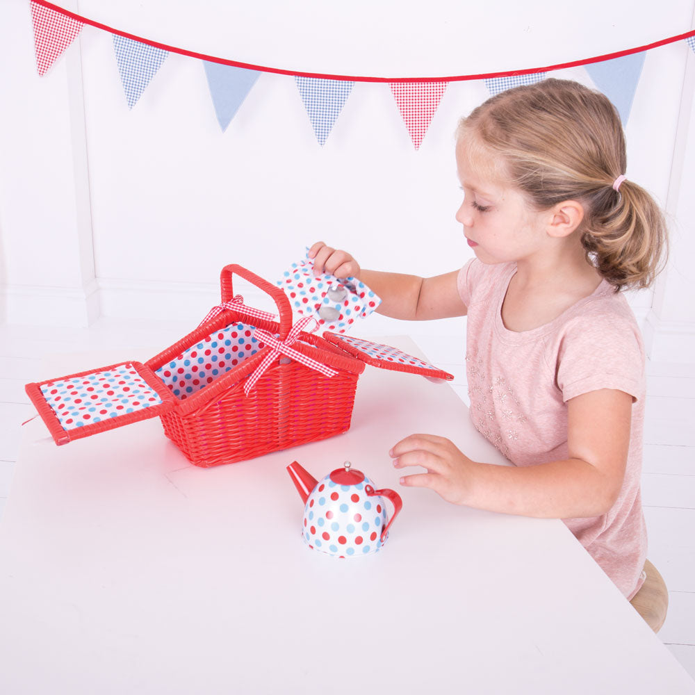 Spotted Basket Tea Set