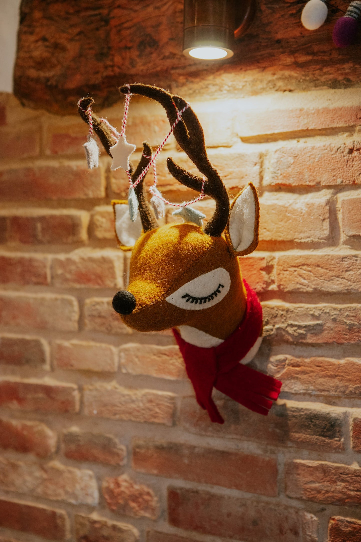 Reindeer Head With Stars and Scarf - Mini