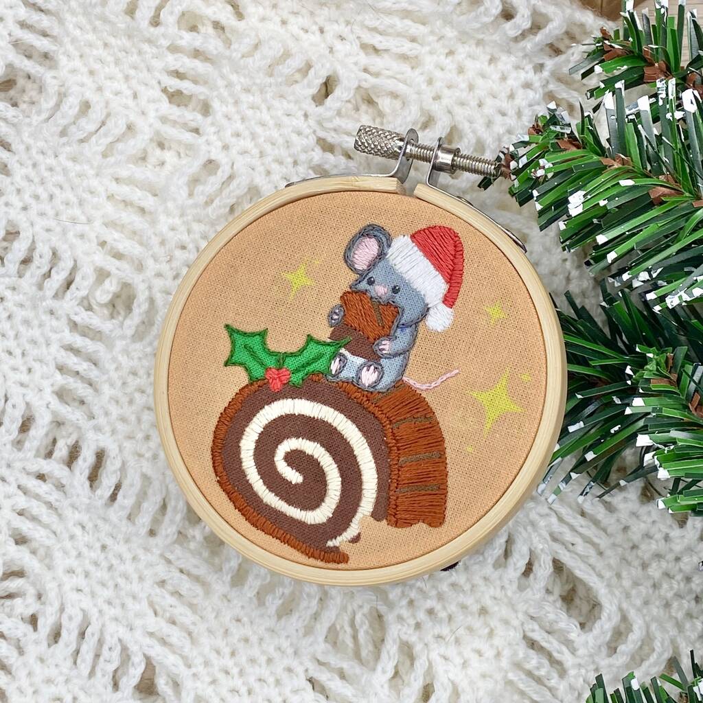 Christmas Mouse On A Yule Log Embroidery Kit Bauble - Toys & Games - The Present King