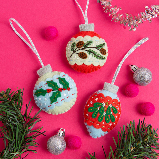 Christmas Baubles Felt Craft Kit