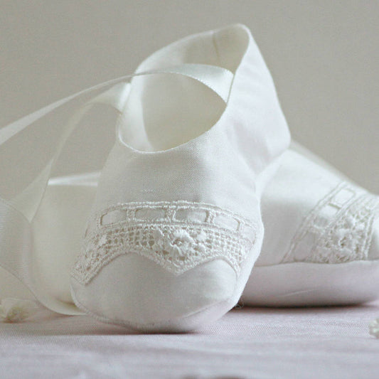 Christening Booties 'Vienna', Ivory