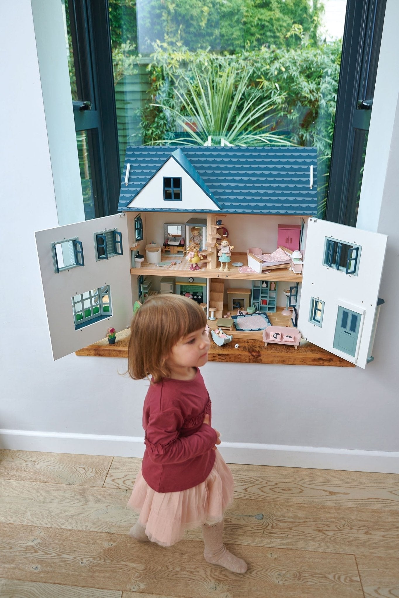 Dovetail House - Wooden dolls house - ELLIE