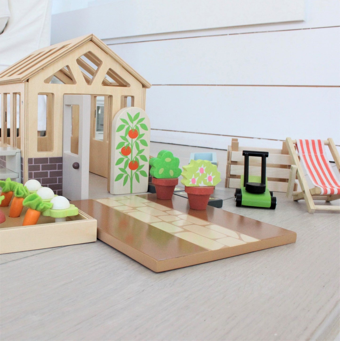 Greenhouse and Garden Set - Wooden dolls house - ELLIE