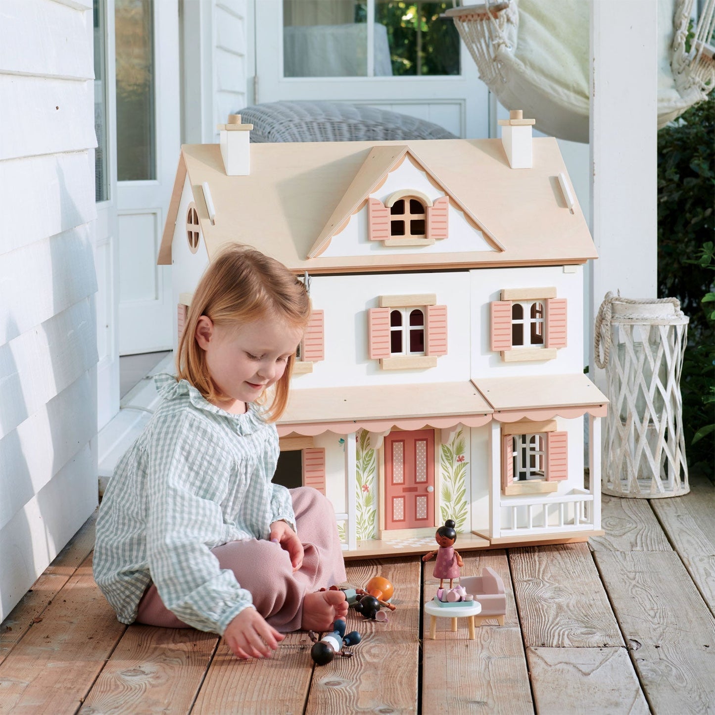 Hummingbird House - Wooden dolls house - ELLIE