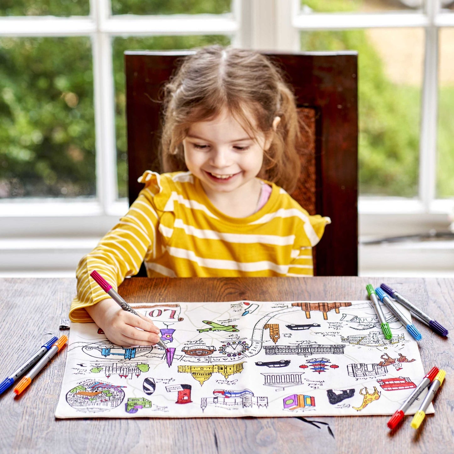 London Placemat to Go - Colour-in and Learn - Educational Colouring Gifts - ELLIE